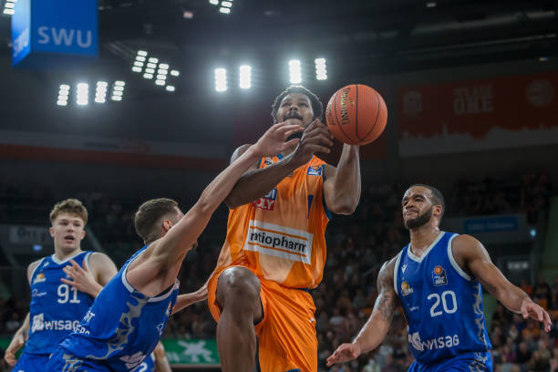 献了一场精 献了一场精