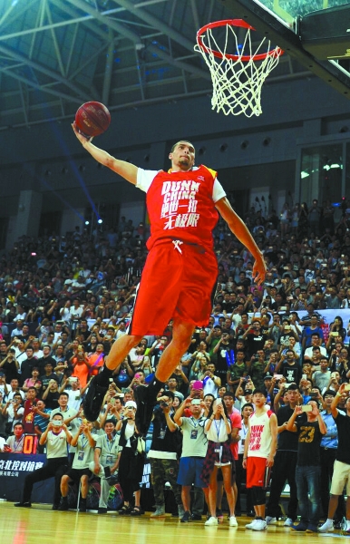 有人在球场 有人在球场